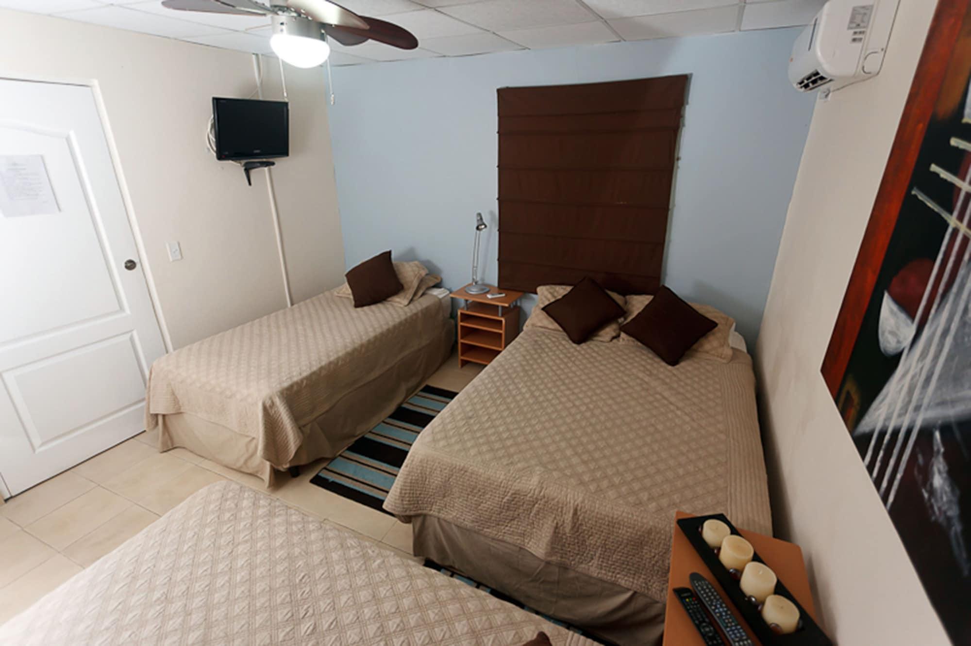 Hostal Gemar Panama City Exterior photo